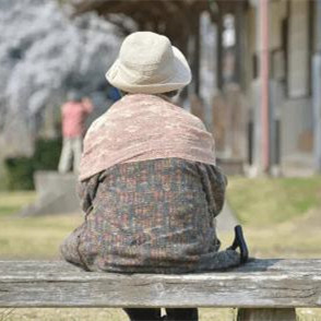 女人晚年獨(dú)處的好處，三種女人不宜找老伴