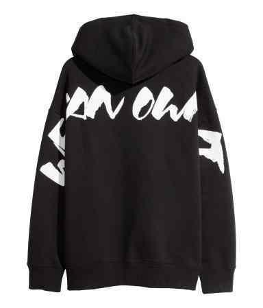 The Weeknd 透露二度與 H&M 聯(lián)名，肯迷：今年秋冬只穿這一件！
