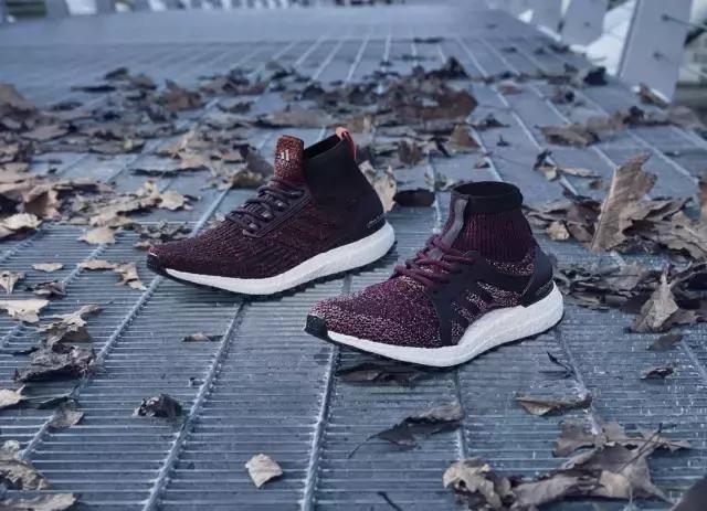 這下 OK 了，秋冬你也可以穿著 adidas UltraBOOST 咯
