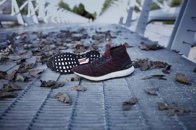 這下 OK 了，秋冬你也可以穿著 adidas UltraBOOST 咯