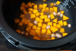 健康美食粥系列：養(yǎng)胃黑豆南瓜粥做法介紹