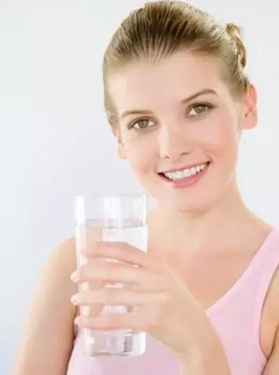 秋季美容養(yǎng)生讓你皮膚水當(dāng)當(dāng)越來越有魅力