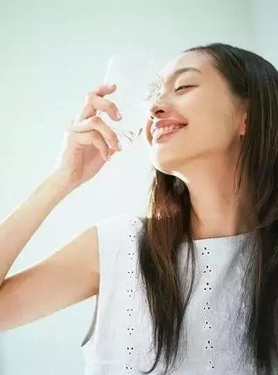 秋季美容養(yǎng)生讓你皮膚水當(dāng)當(dāng)越來越有魅力