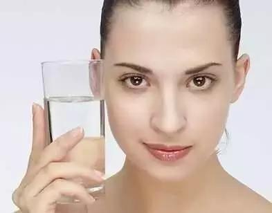 秋季美容養(yǎng)生讓你皮膚水當(dāng)當(dāng)越來越有魅力