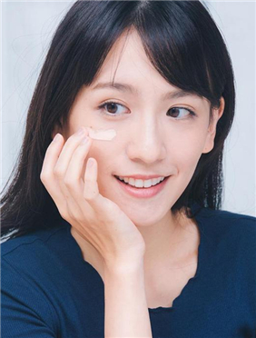 60秒內(nèi)一口氣搞定底妝、腮紅和修容 優(yōu)點(diǎn)值得大推特推