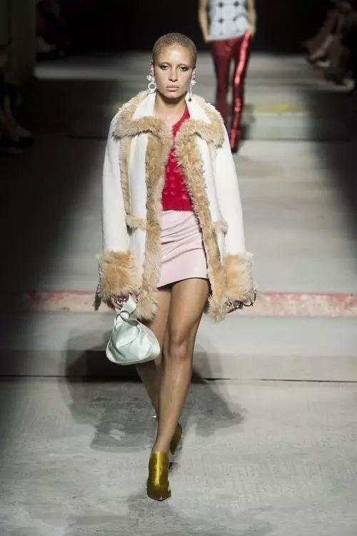 時裝周報道｜Topshop：模特高于時裝