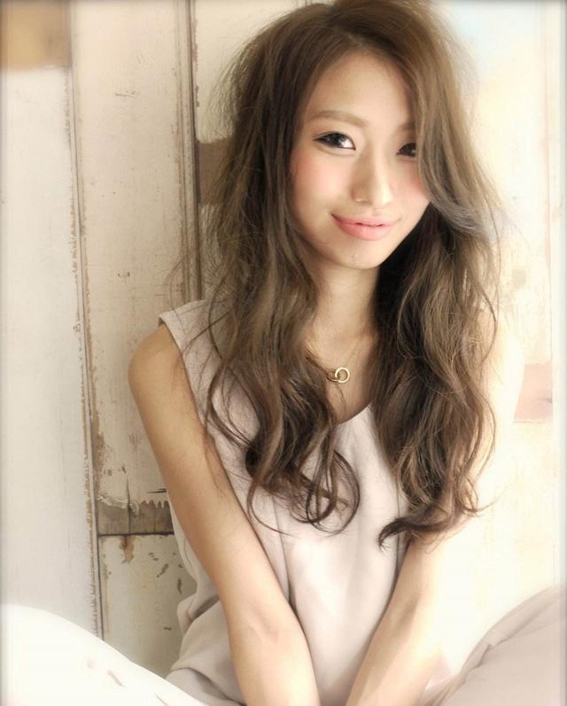 圓臉胖臉女生適合什么樣的發(fā)型呢？讓你秒變瘦臉