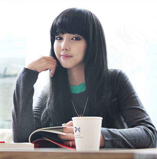 圓臉胖臉女生適合什么樣的發(fā)型呢？讓你秒變瘦臉
