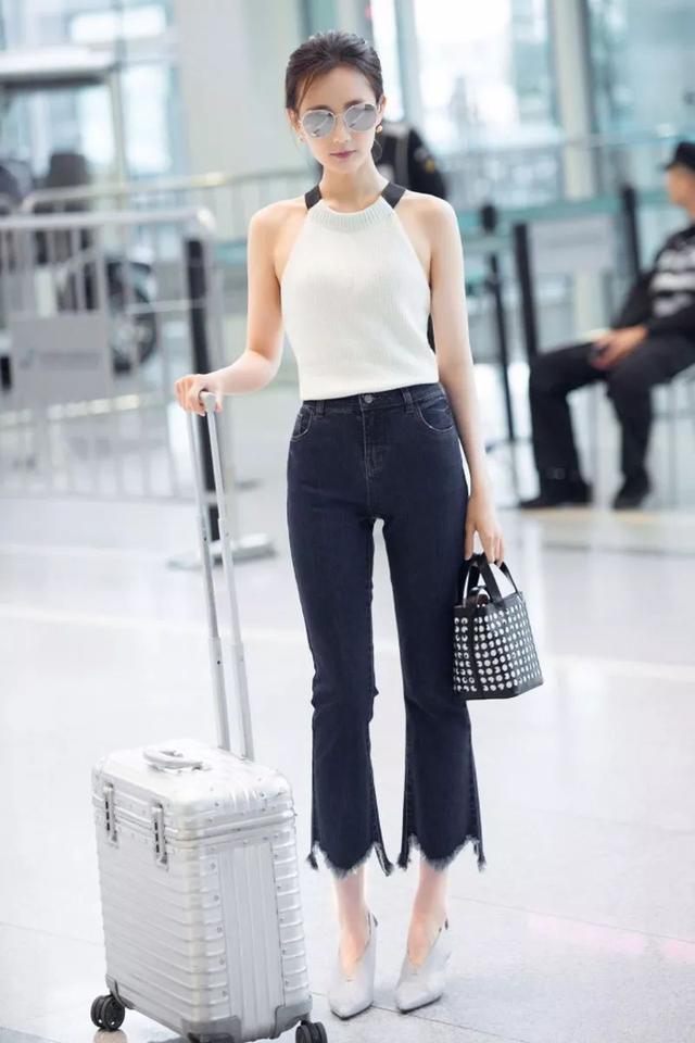 李一桐自然清新機場街拍大片欣賞
