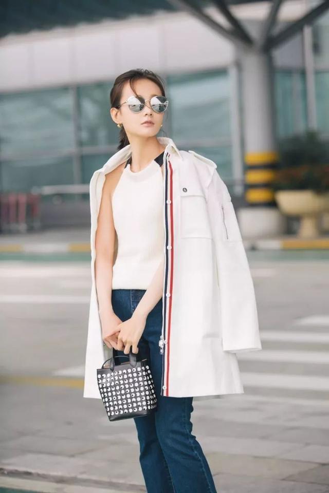 李一桐自然清新機場街拍大片欣賞