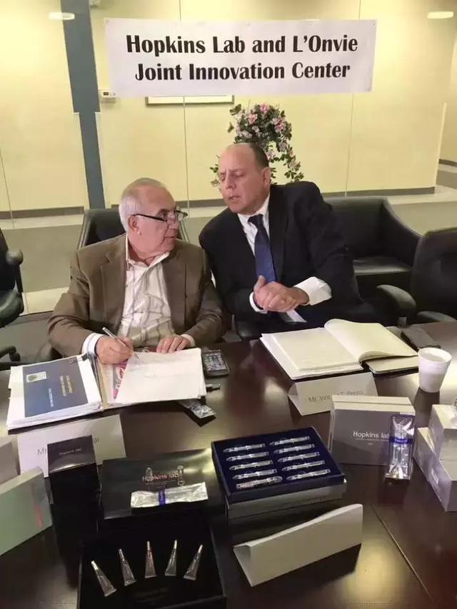 全球熱銷1000萬支！只要120秒去眼袋！從史泰龍老婆火到中國的！