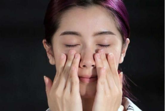 女人再好看也別總是素顏，高級(jí)化妝師的淡妝教程，新手看一遍就會(huì)