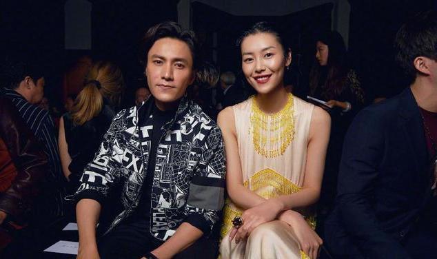 董潔章澤天章子怡劉濤同臺，董潔劉濤臺下坐一起，奶茶妹妹最低調