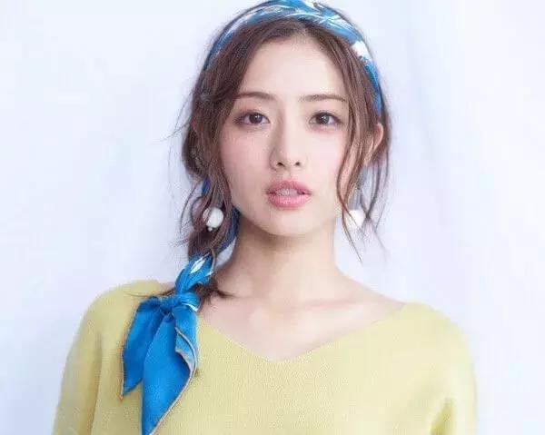 最流行的唇妝，自然柔和的色彩清新自然，這么美的唇，這么美的你