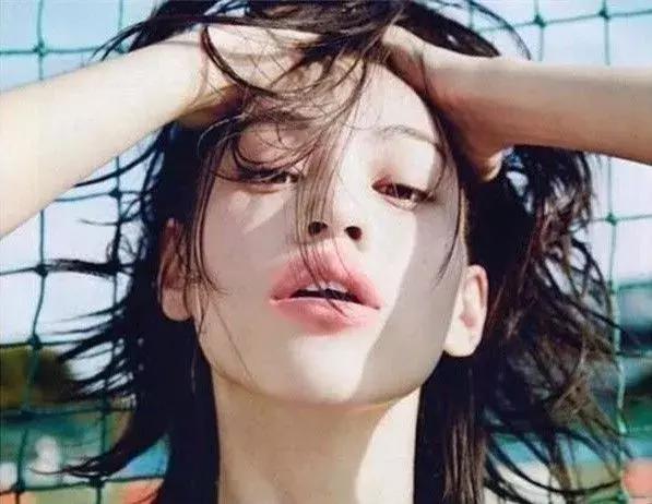 最流行的唇妝，自然柔和的色彩清新自然，這么美的唇，這么美的你