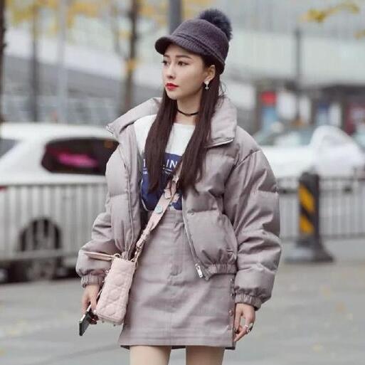 街拍那些追捧時尚的女神，如何保持魅力的自然氣質