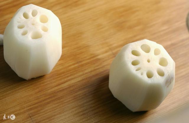 蓮藕：養(yǎng)胃滋陰，健脾益氣的功效佳品！