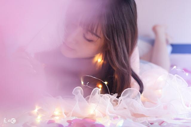 如果一個女孩對你有意思，都會有以下4個特征