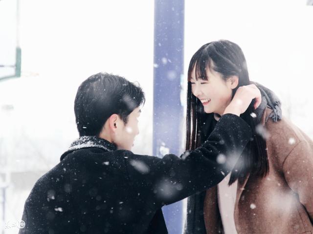 如果一個女孩對你有意思，都會有以下4個特征