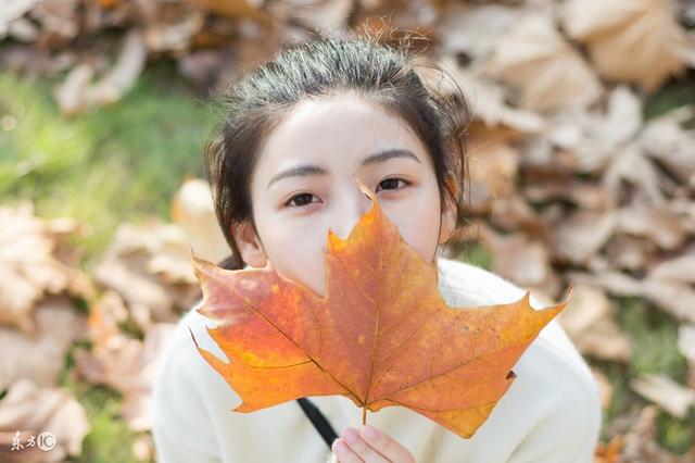 如果一個女孩對你有意思，都會有以下4個特征