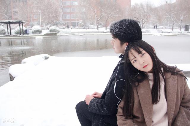 如果一個女孩對你有意思，都會有以下4個特征