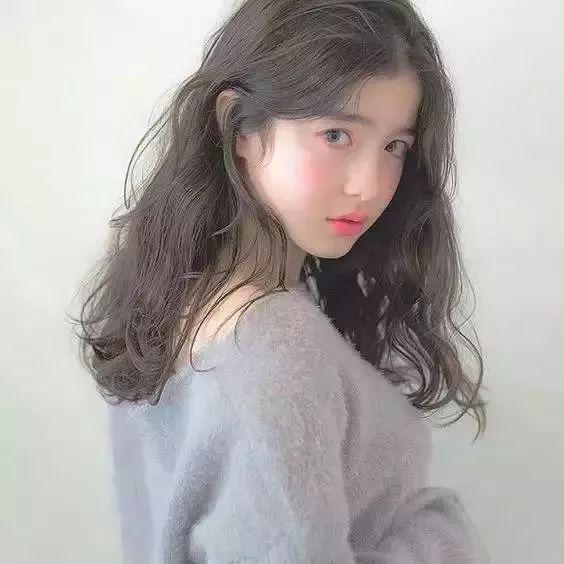 圓臉方臉妹子福音來了！今年最流行“仙女燙”，讓你美出新高度！