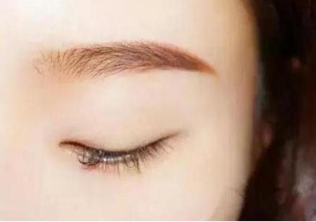 圓臉MM的化妝技巧，圓臉妹子快拿走！