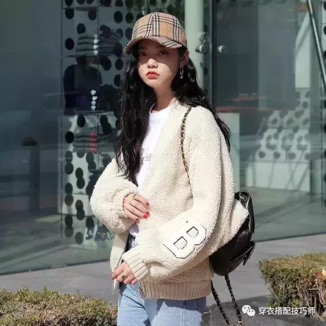 服裝搭配：如何利用衣服上的小設(shè)計，提升整體造型時髦感