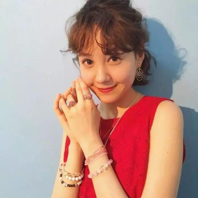 2018流行發(fā)型，這幾款最不挑人還顯年輕！