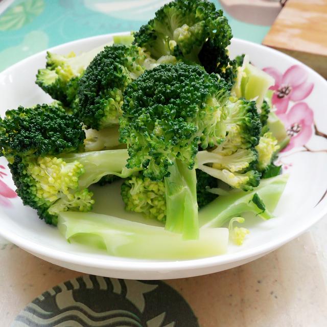 西藍花怎么做孩子都喜歡吃，常吃健腦強胃，提高記憶力和免疫力