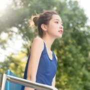 這首歌評(píng)論刷新這么快 如果沉了就當(dāng)我說了個(gè)笑話吧！