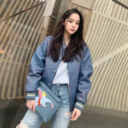歐陽娜娜曬街拍美照，帶火了不少爆款