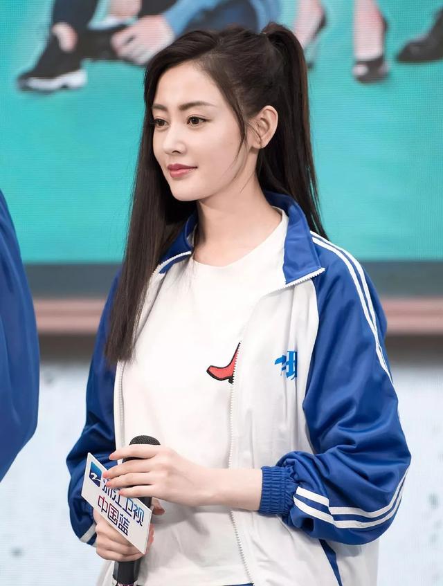 深蹲卸妝外加魔鬼的步伐 有哪個(gè)女明星健身能拼過她？