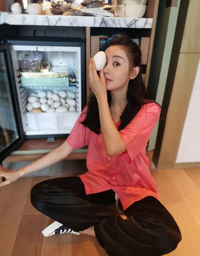 深蹲卸妝外加魔鬼的步伐 有哪個(gè)女明星健身能拼過她？