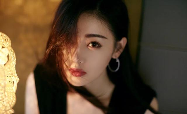 深蹲卸妝外加魔鬼的步伐 有哪個(gè)女明星健身能拼過她？