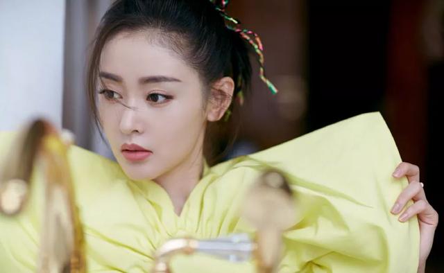 深蹲卸妝外加魔鬼的步伐 有哪個(gè)女明星健身能拼過她？