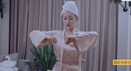 深蹲卸妝外加魔鬼的步伐 有哪個(gè)女明星健身能拼過她？