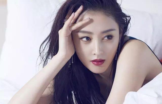 深蹲卸妝外加魔鬼的步伐 有哪個(gè)女明星健身能拼過她？