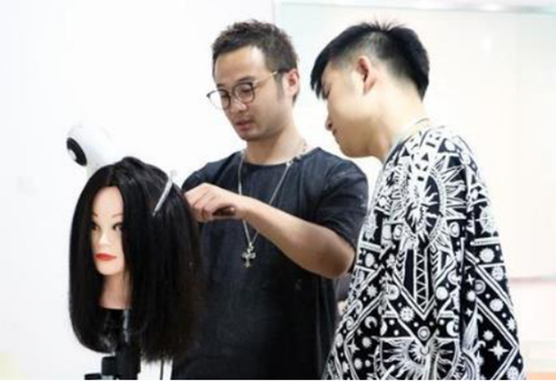 為什么美發(fā)十個(gè)有九個(gè)想轉(zhuǎn)行，美發(fā)改行到后面都是做什么了