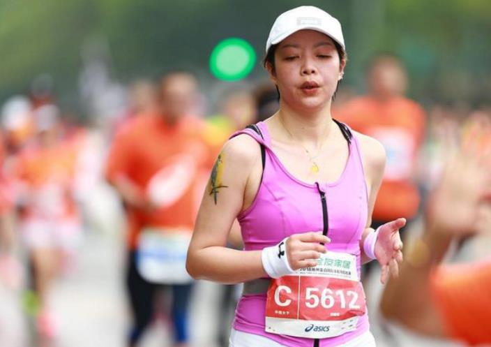 45歲女人一般什么心態(tài)，40歲女性一周做幾次運動好
