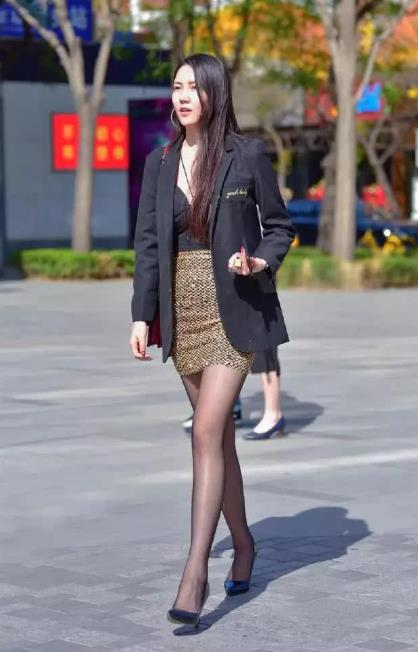 穿絲襪為什么腳容易臭，肉色的絲襪會臭腳嗎