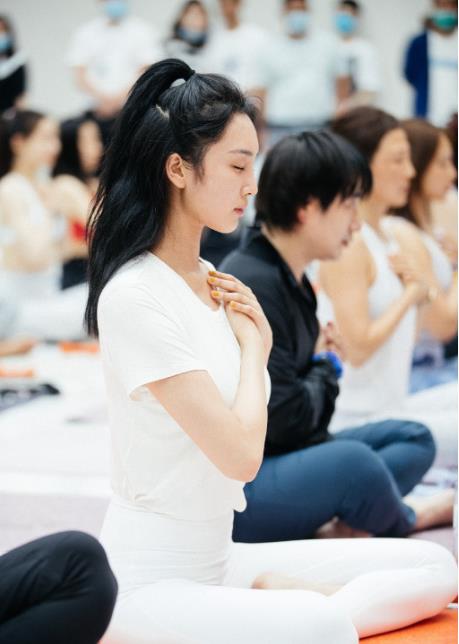 練瑜伽為什么五官變了，練瑜伽五官會(huì)變的漂亮嗎