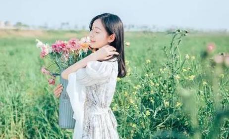 女人主動幫男人忙是什么意思，女人主動幫忙男人說明什么