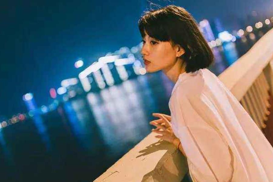 越低調(diào)的女人越不簡單嗎，一個低調(diào)的女人是什么心態(tài)