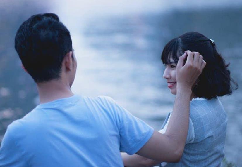 如何感應一個人想你了，男生喜歡你的小動作
