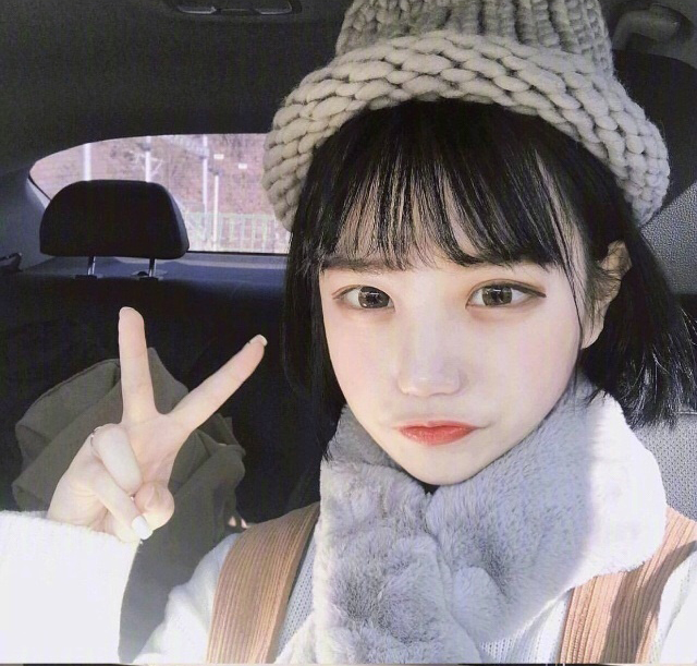 毛線帽怎么戴不顯老，短發(fā)女生適合戴毛線帽嗎