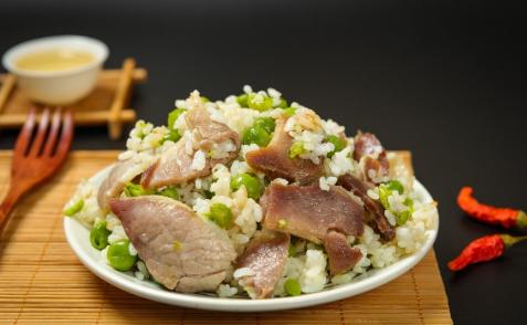 最簡(jiǎn)單好吃的懶人燜飯，懶人燜飯搭配什么菜好吃