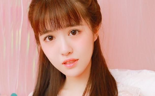 如何判斷女人動心了，從哪些細節(jié)判斷中年女人對你動心了