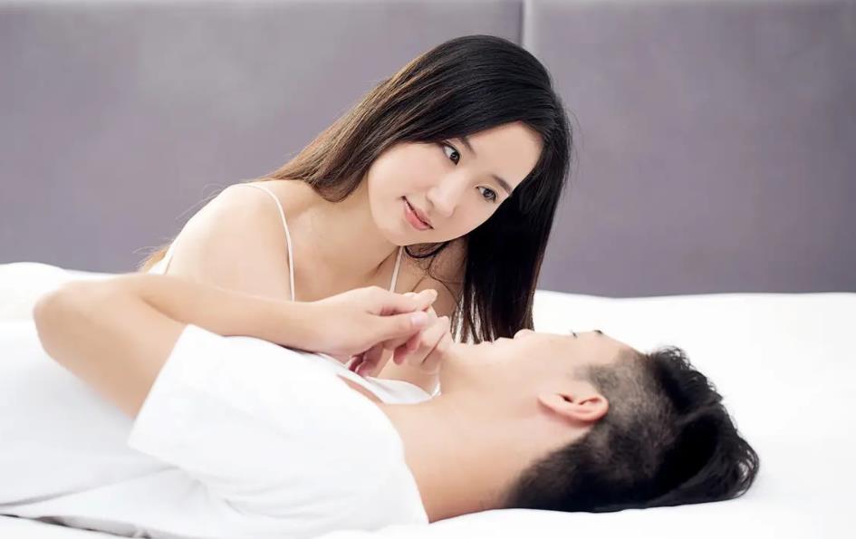 有親密肢體接觸算確定關(guān)系嗎，怎么試探女的愿不愿意有肢體接觸