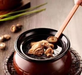 煲湯用什么鍋比較好，生鐵和熟鐵哪個健康